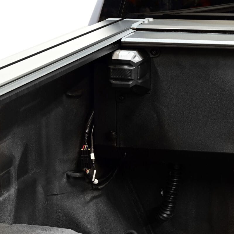 Westin 19-26 Chev/GMC Silverado/Sierra 1500 5ft 8in Bed Electric Retractable Tonneau Cover - Black