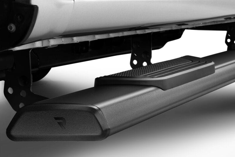RealTruck 19-26 Chevy Silverado/GMC Sierra 1500 Double Cab Traxio 4in Nerf Bars - Textured Black