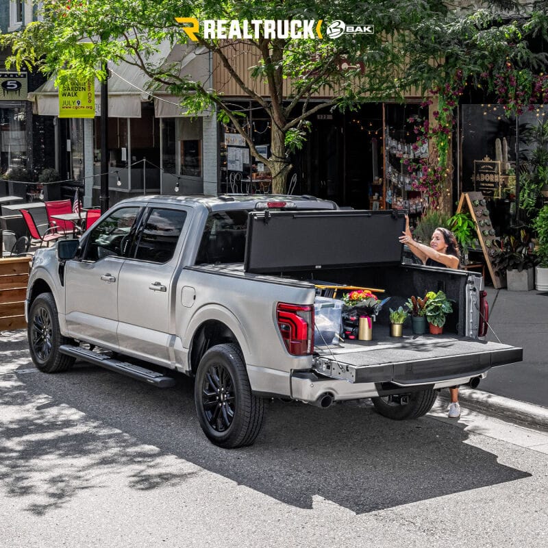 BAK 19-20 Chevy Silverado 1500 (New Body Style) 8ft Bed BAKFlip MX4 Matte Finish