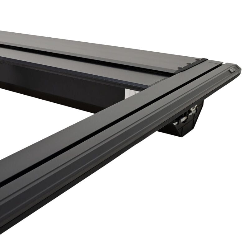 Westin 17-26 Ford F-250/F-350/F-450/F-550 SD 6ft 10in Bed Manual Retractable Tonneau Cover - Black