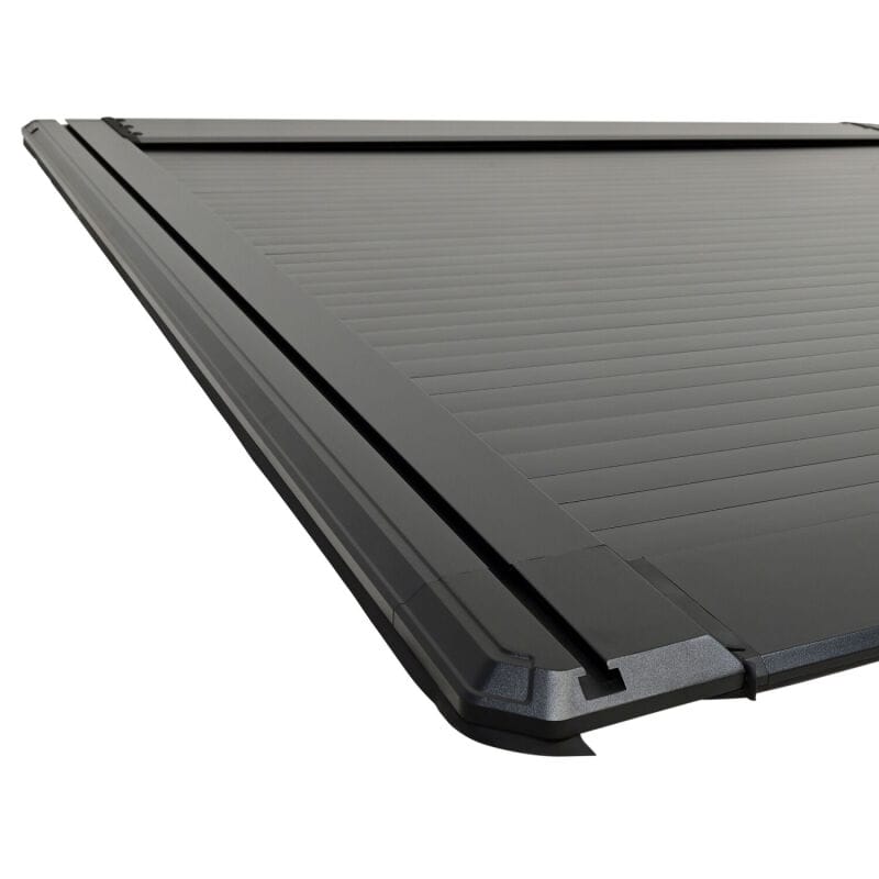 Westin 19-26 GM Silverado/Sierra 1500 5ft 8in Bed Manual Retractable Tonneau Cover - Black