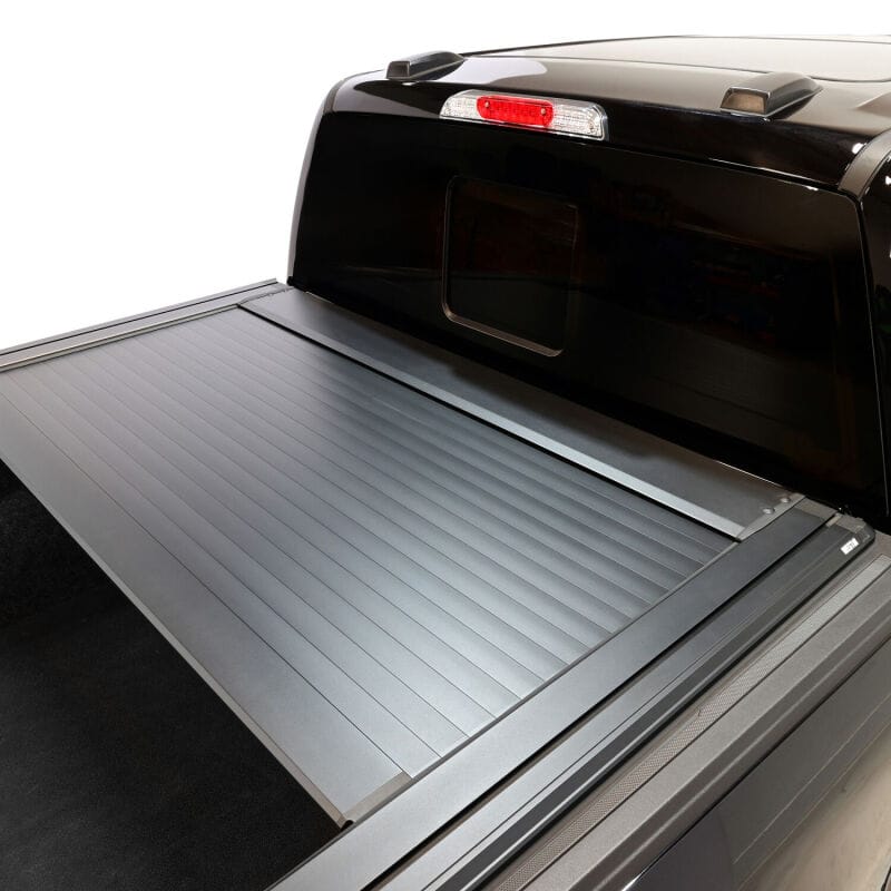 Westin 15-25 Ford F-150 (Incl. 22-25 Lightning) 5.5ft Bed Electric Retractable Tonneau Cover - Black